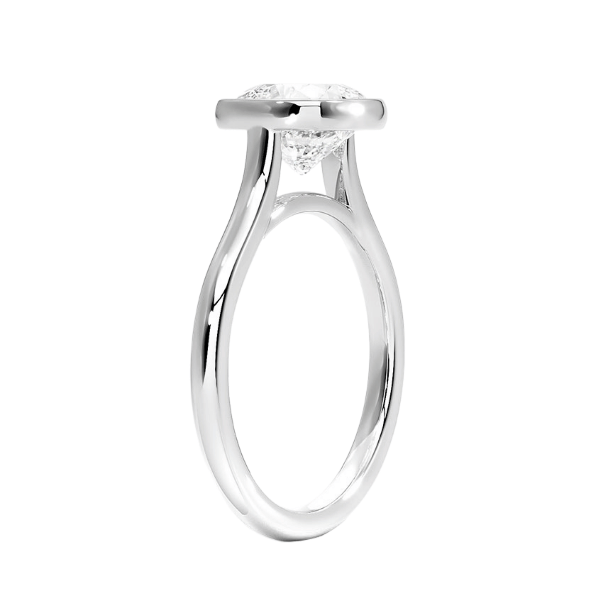 Mira クッションカット ベゼルリング | ラボグロウンダイヤモンド/ダイヤモンド 婚約指輪 縦斜めからの画像