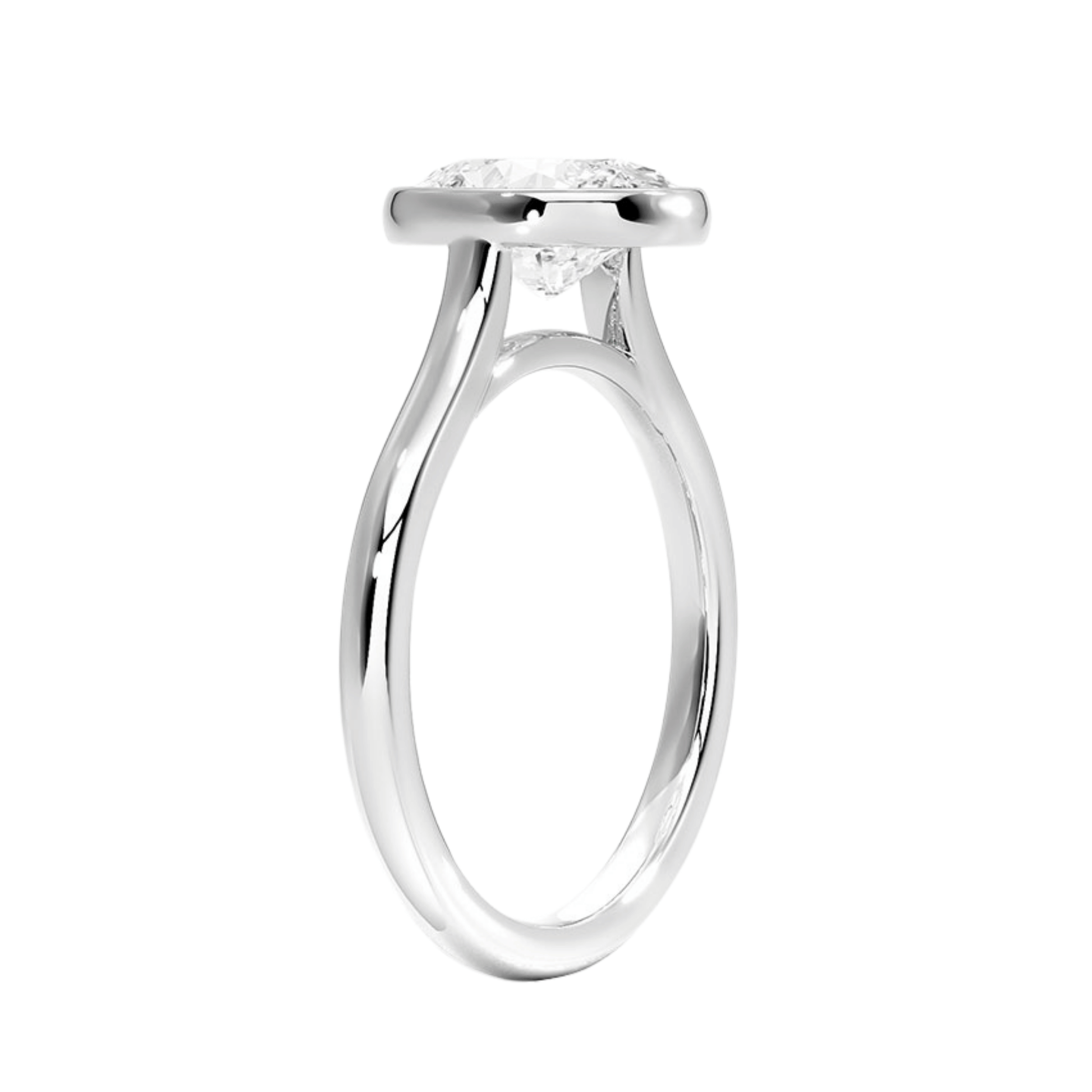 Mira オーバルカット ベゼルリング | ラボグロウンダイヤモンド/ダイヤモンド 婚約指輪 縦斜めからの画像