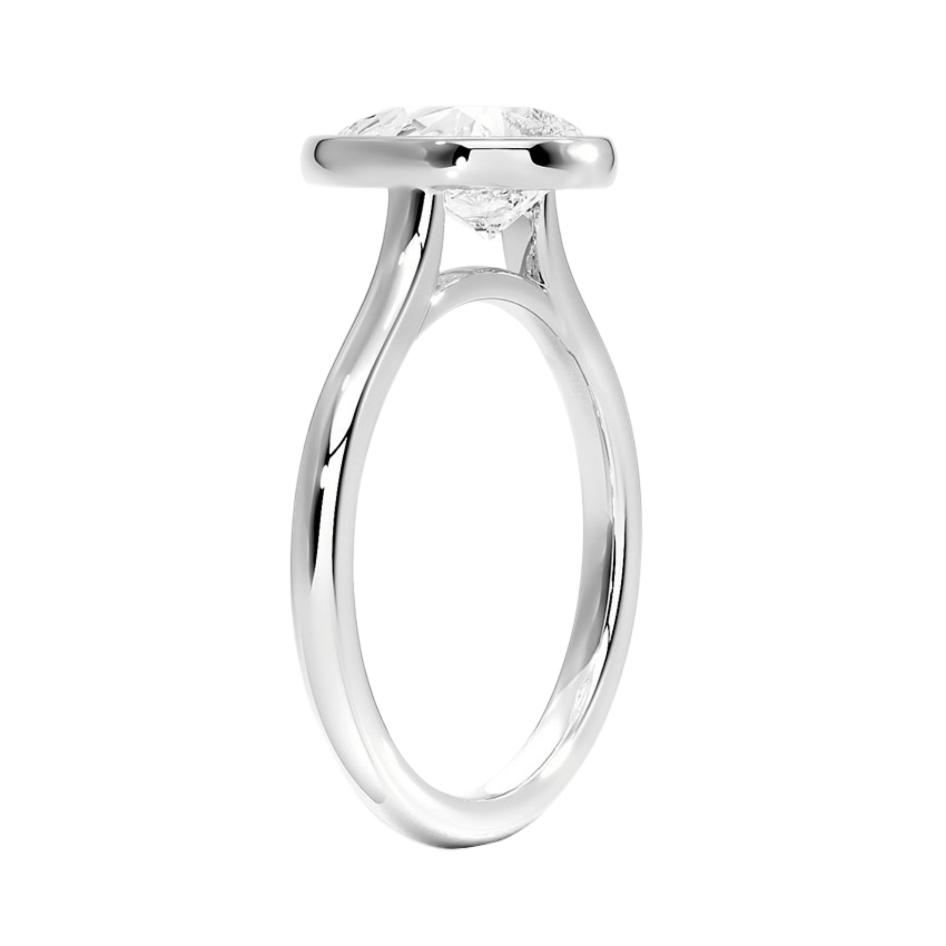 Mira ペアカット ベゼルリング | ラボグロウンダイヤモンド/ダイヤモンド 婚約指輪 縦斜めからの画像