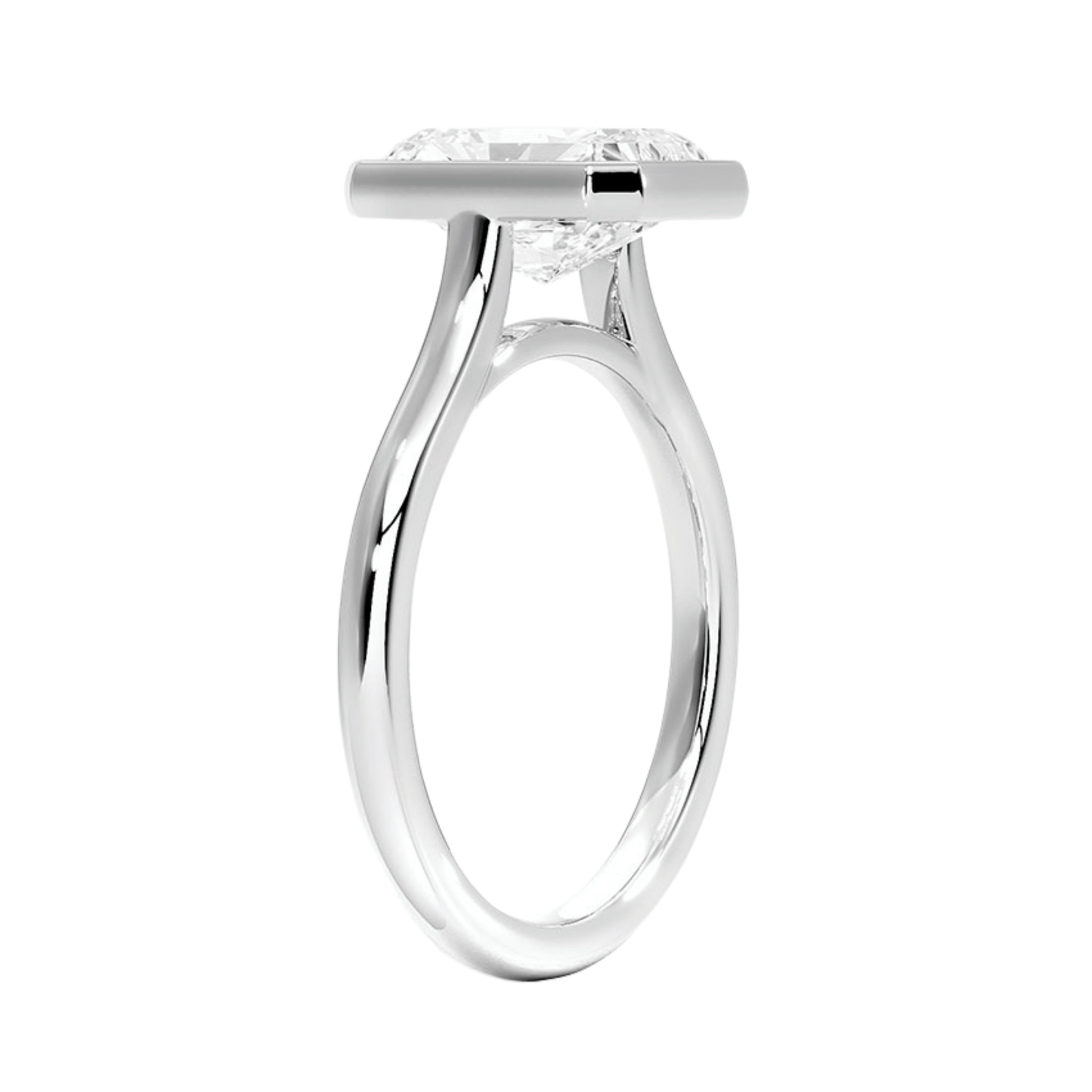 Mira ラディアントカット ベゼルリング| ラボグロウンダイヤモンド/ダイヤモンド 婚約指輪 縦斜めからの画像